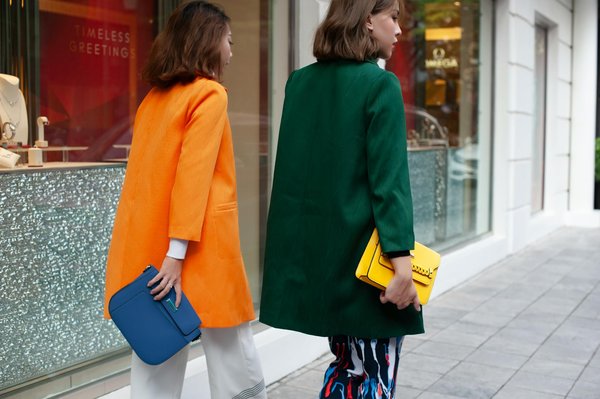 Essential Accessories to Perfect Your Minimalist Look in the UK: The Ultimate Guide