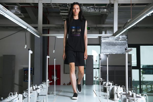 Mastering Fabric Choice: Tailor Your DIY Fashion to Thrive in the UK's Unique Climate;230Level Up Your Style: Navigating Blazer Trends for Triumph in the UK's Creative Industries