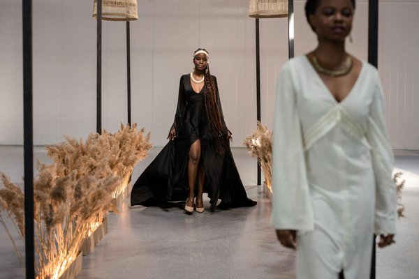 Unearth Hidden Gems in Edinburgh for Custom Cashmere Scarves